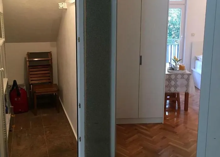 Apartment Jelas *